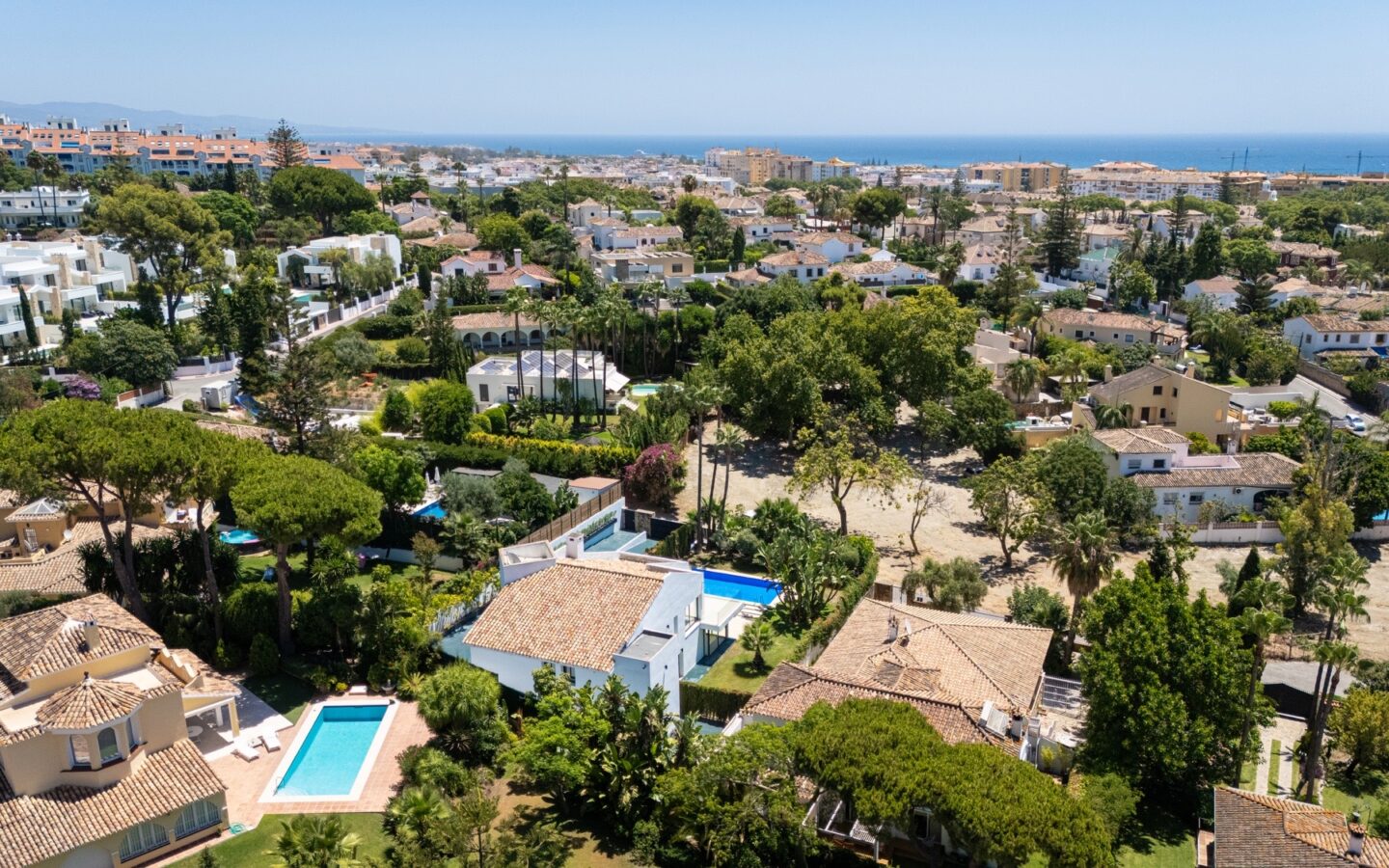 Modern Family Villa In Alta Vista, San Pedro De AlcÁntara