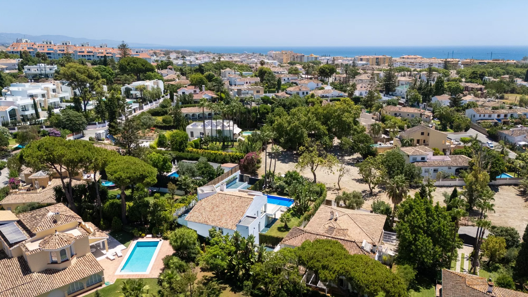 Modern Family Villa In Alta Vista, San Pedro De AlcÁntara