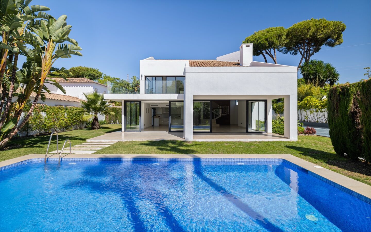 Modern Family Villa In Alta Vista, San Pedro De AlcÁntara