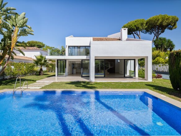 Modern Family Villa In Alta Vista, San Pedro De AlcÁntara