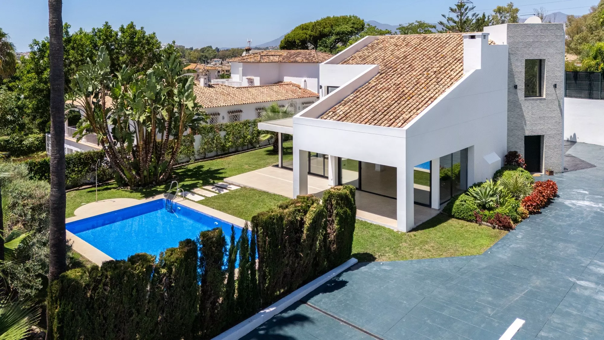 Modern Family Villa In Alta Vista, San Pedro De AlcÁntara