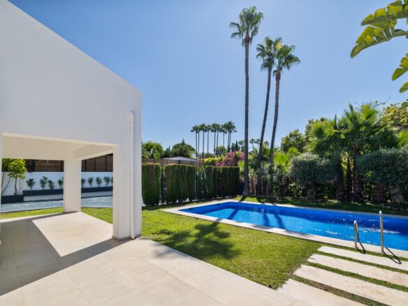 Modern Family Villa In Alta Vista, San Pedro De AlcÁntara