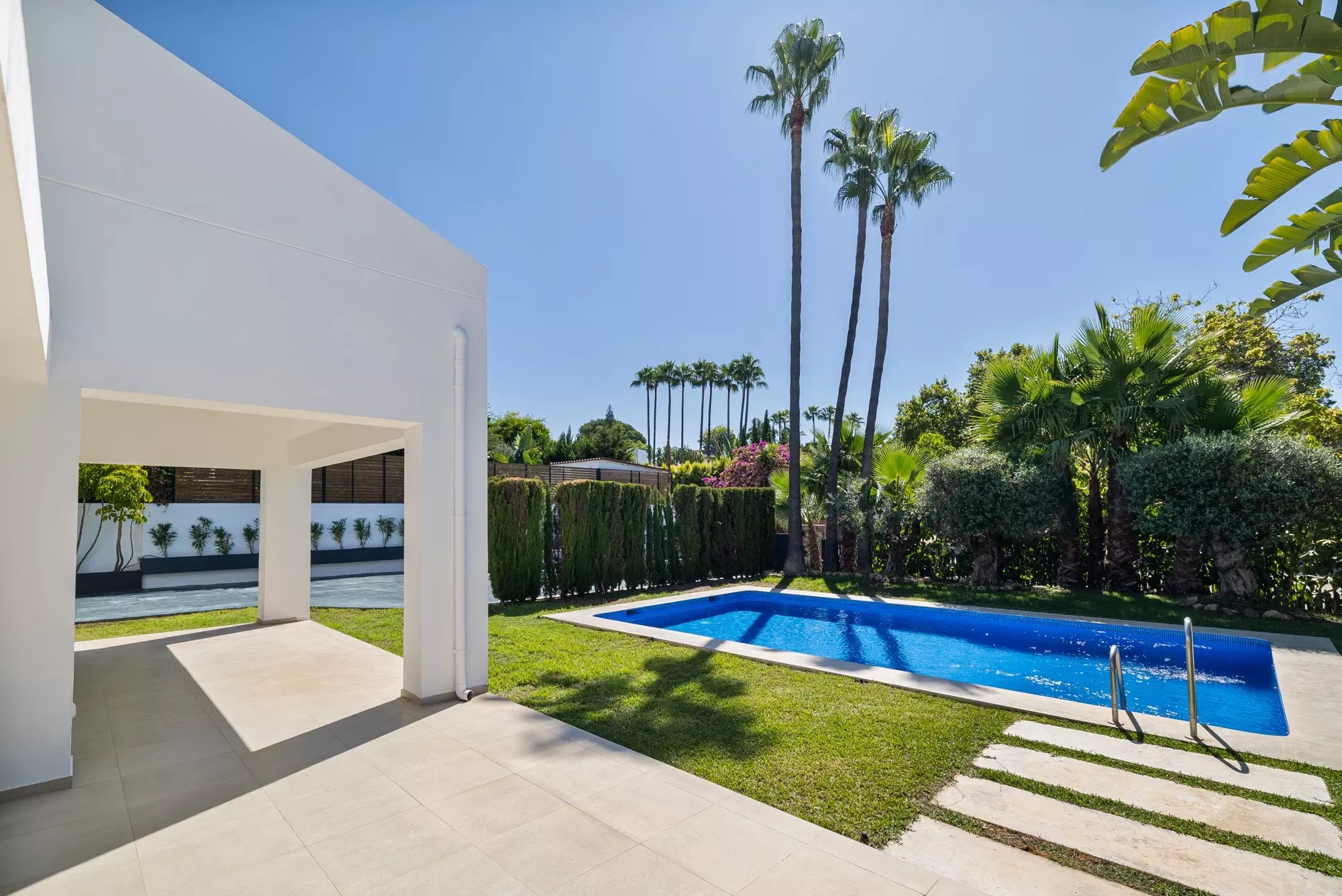 Modern Family Villa In Alta Vista, San Pedro De AlcÁntara