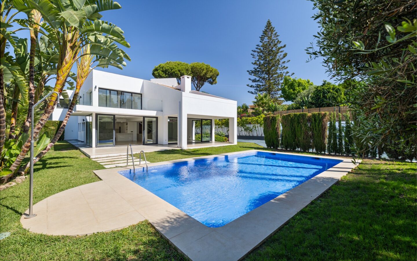 Modern Family Villa In Alta Vista, San Pedro De AlcÁntara
