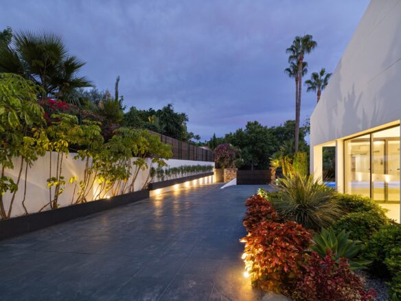 Modern Family Villa In Alta Vista, San Pedro De AlcÁntara