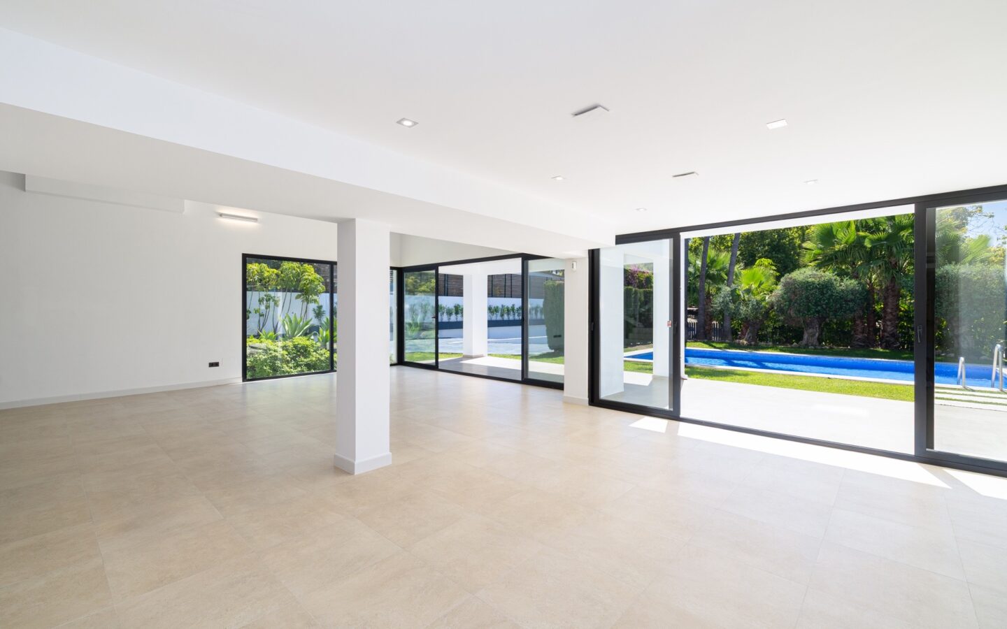 Modern Family Villa In Alta Vista, San Pedro De AlcÁntara