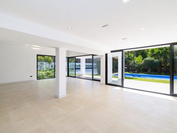 Modern Family Villa In Alta Vista, San Pedro De AlcÁntara