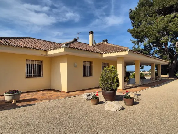 Villa Of 642 M² In Ontinyent, Spain