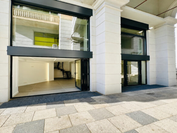 Office Of 110 M² In Decebal Boulevard