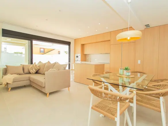 2-bedroom House In Torrevieja, Spain (104 M²)