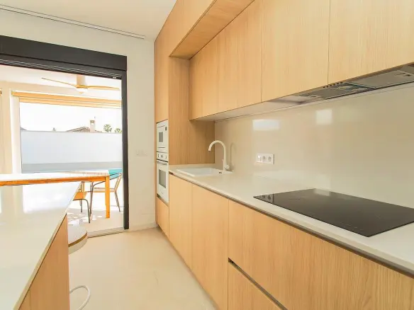 2-bedroom House In Torrevieja, Spain (104 M²)