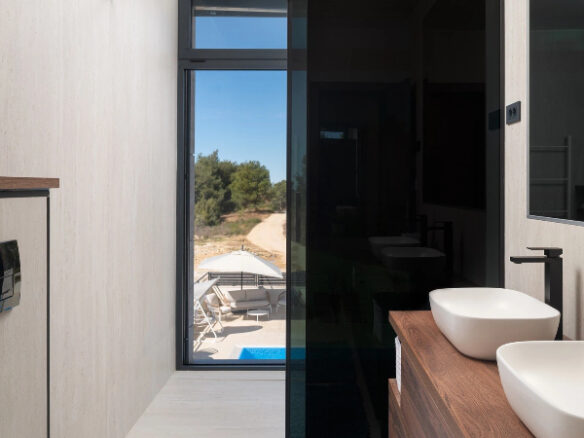 Villa Of 200m² With Construction In Quiet Location Near Zadar