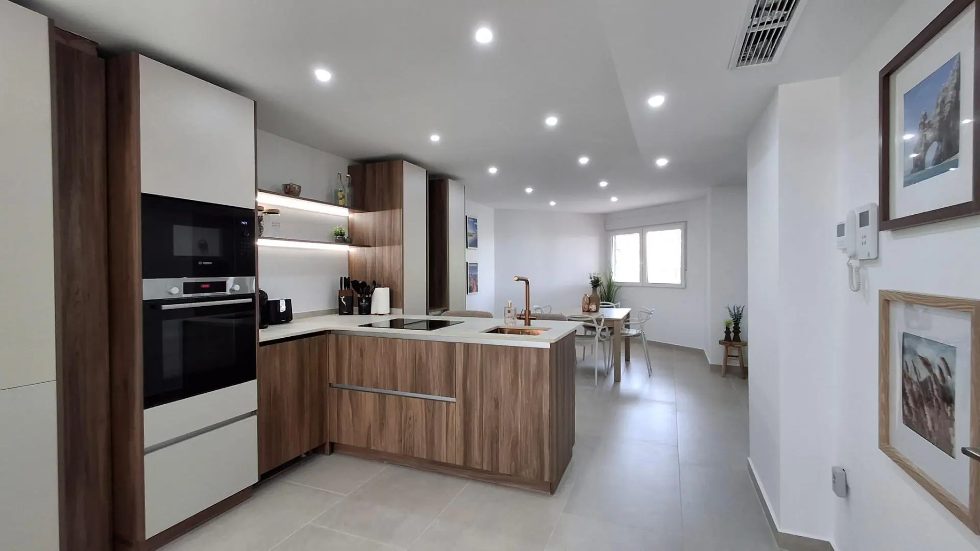 Apartment Of 105 M² In Torrevieja, Spain