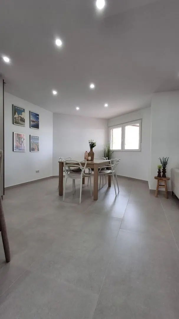 Apartment Of 105 M² In Torrevieja, Spain