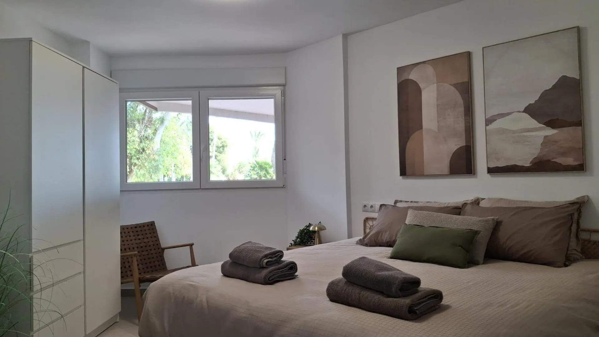 Apartment Of 105 M² In Torrevieja, Spain