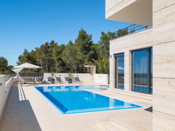 Villa Of 200m² With Construction In Quiet Location Near Zadar