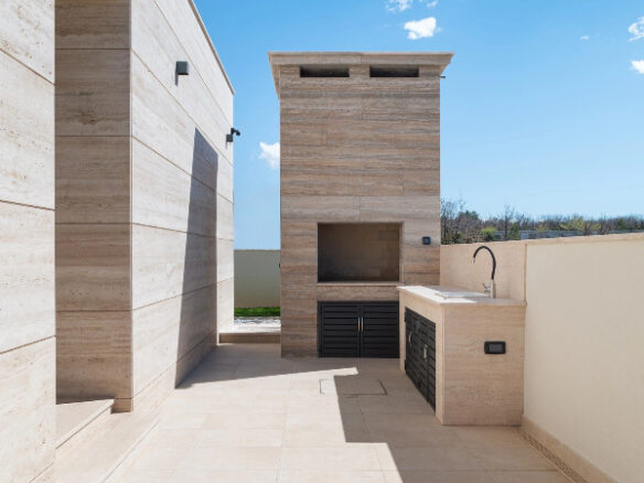 Villa Of 200m² With Construction In Quiet Location Near Zadar