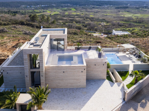 Villa Of 200m² With Construction In Quiet Location Near Zadar