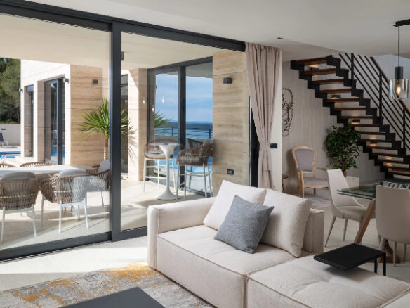 Villa Of 200m² With Construction In Quiet Location Near Zadar