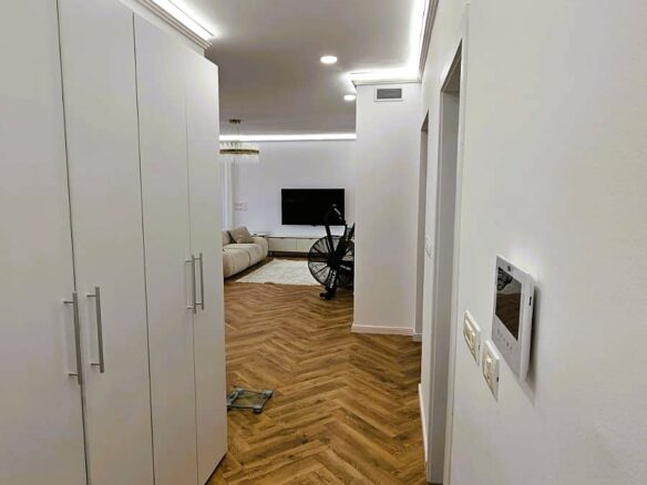 Villa Of 2100 M² With Private Land In Romania