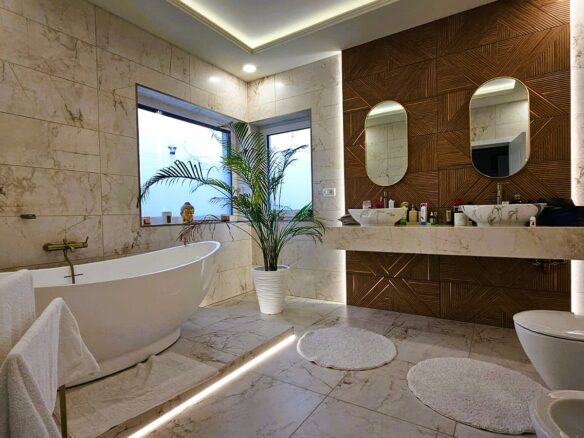 Villa Of 2100 M² With Private Land In Romania