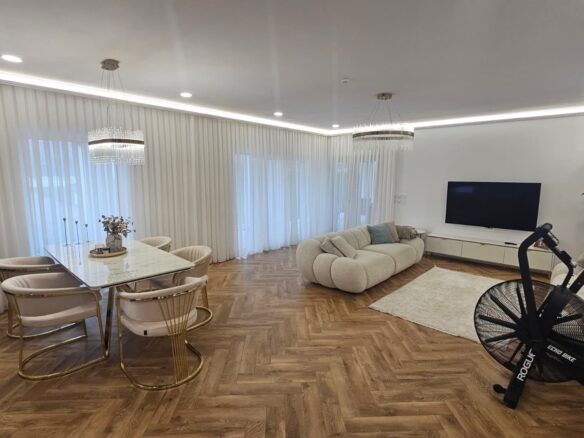 Villa Of 2100 M² With Private Land In Romania