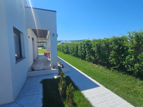 Villa Of 2100 M² With Private Land In Romania