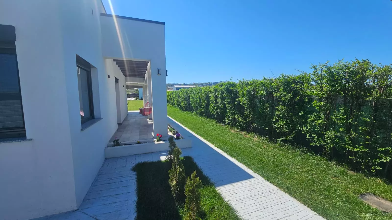 Villa Of 2100 M² With Private Land In Romania
