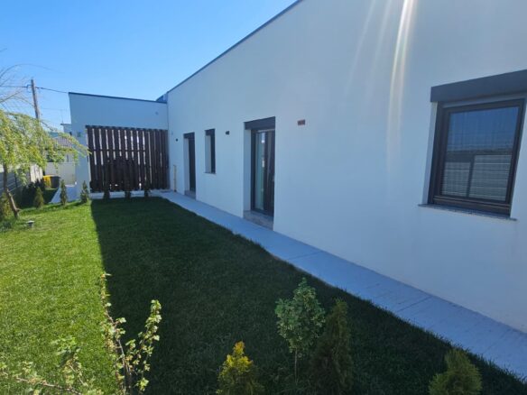 Villa Of 2100 M² With Private Land In Romania