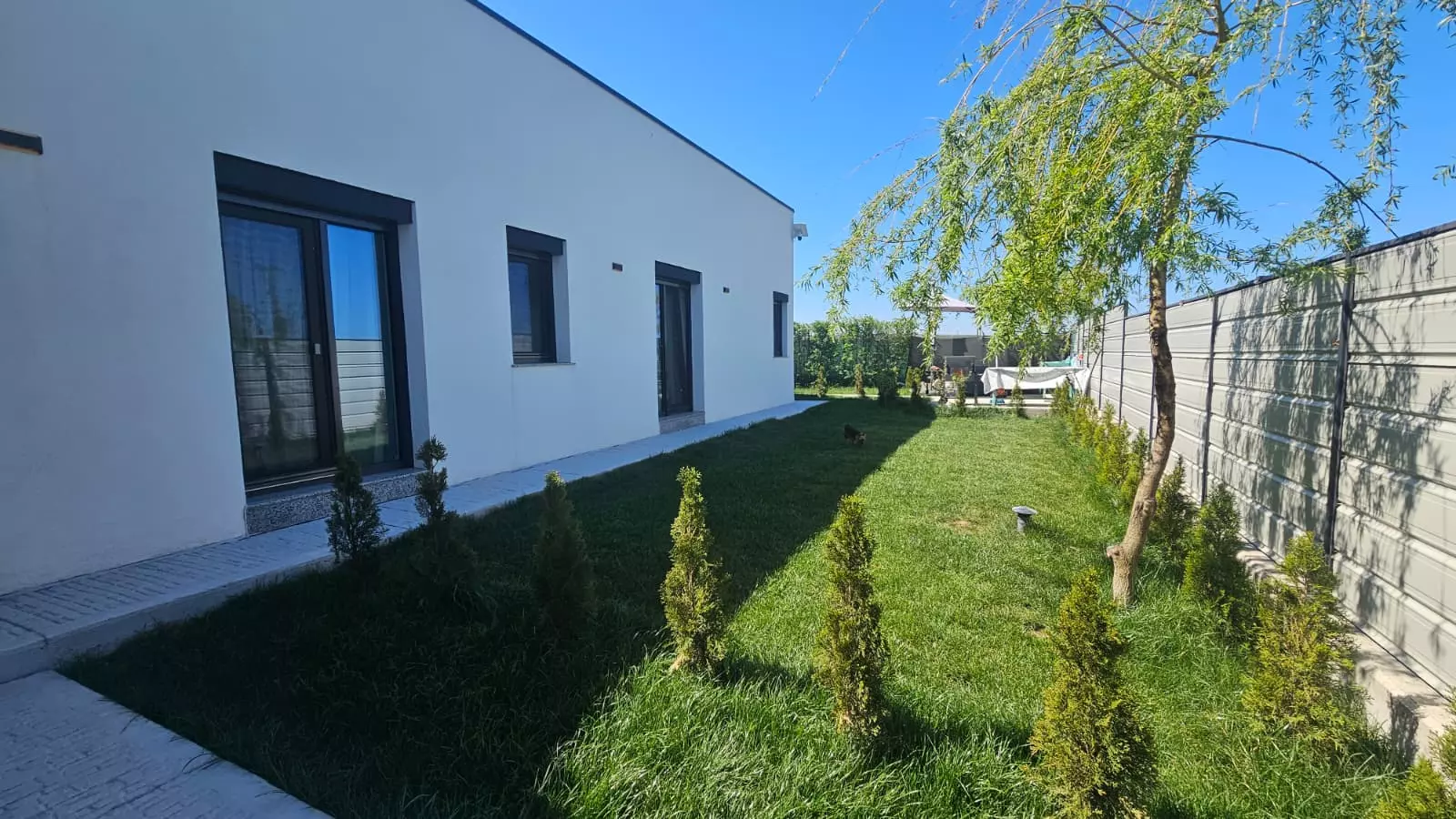 Villa Of 2100 M² With Private Land In Romania