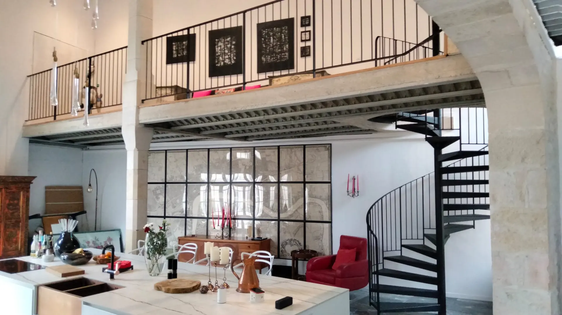 Logis Of 240 M² With Historic Features In Tusson