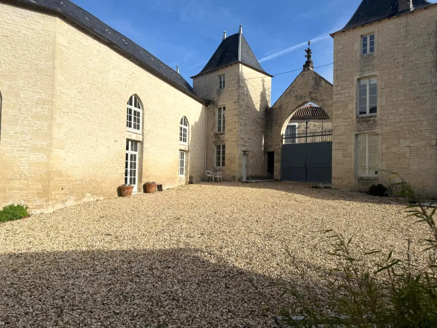 Logis Of 240 M² With Historic Features In Tusson