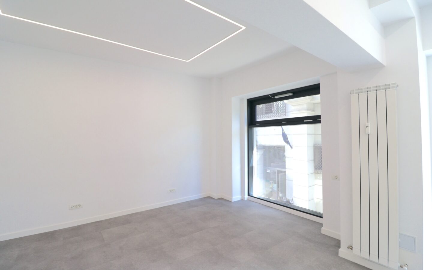 Office Of 110 M² In Decebal Boulevard