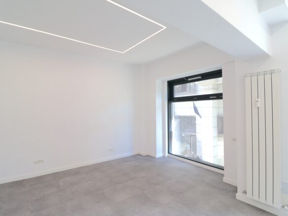Office Of 110 M² In Decebal Boulevard