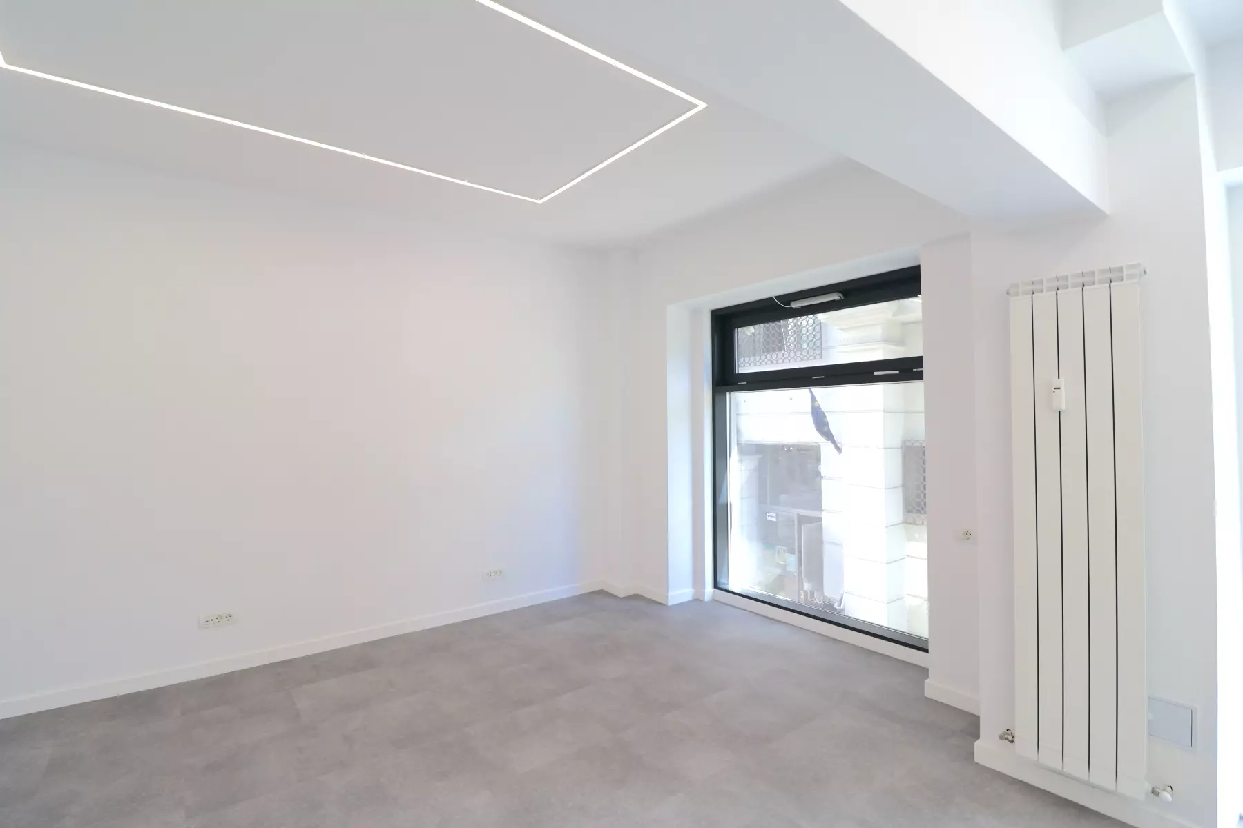 Office Of 110 M² In Decebal Boulevard