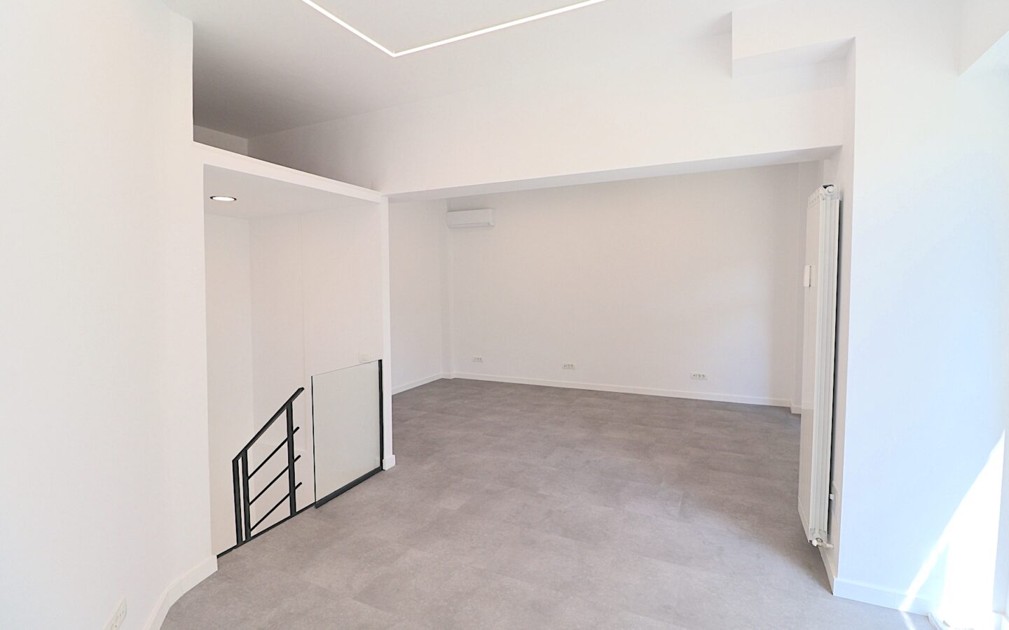Office Of 110 M² In Decebal Boulevard