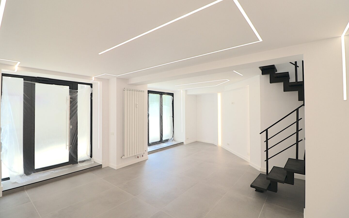 Office Of 110 M² In Decebal Boulevard
