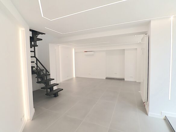 Office Of 110 M² In Decebal Boulevard