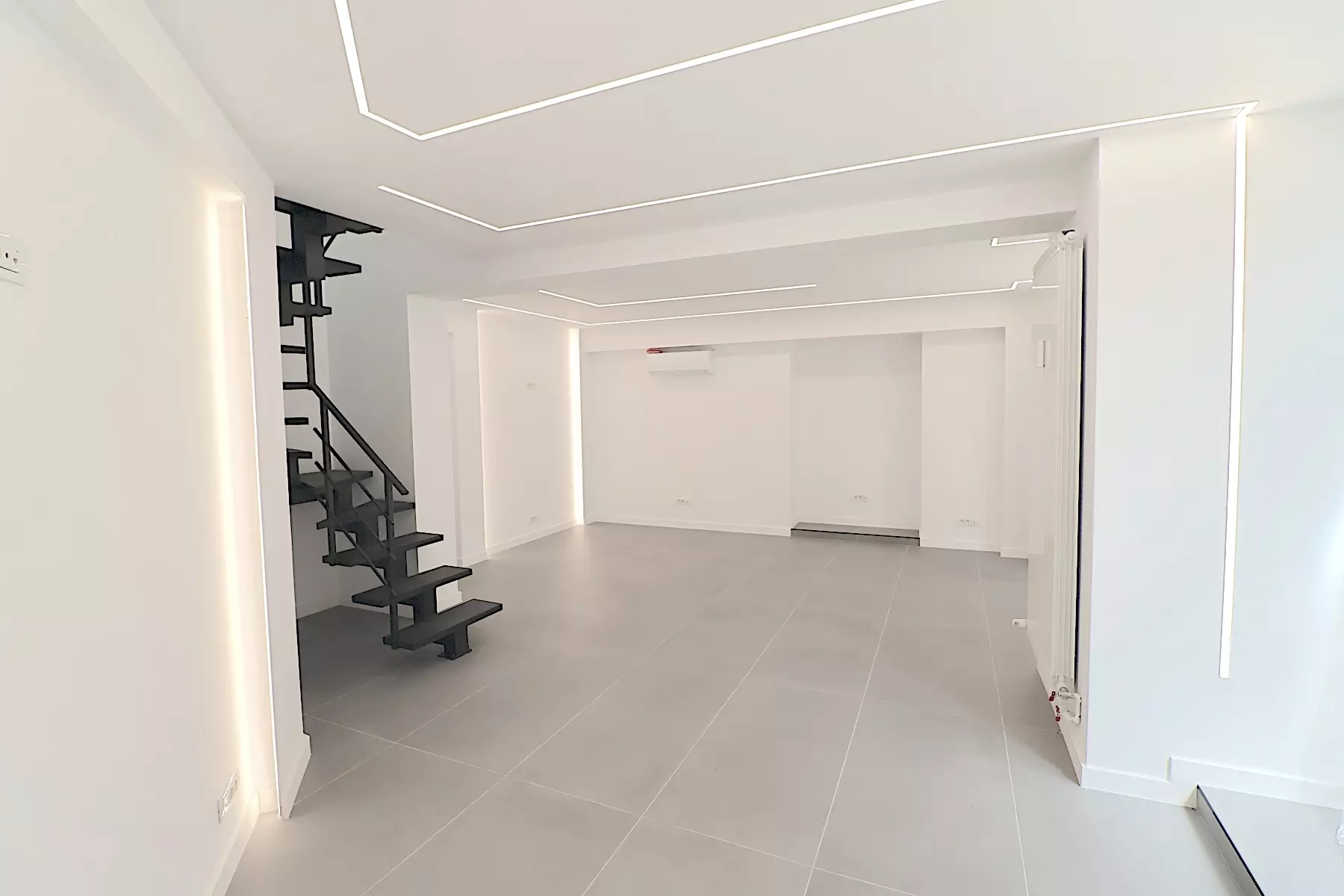 Office Of 110 M² In Decebal Boulevard