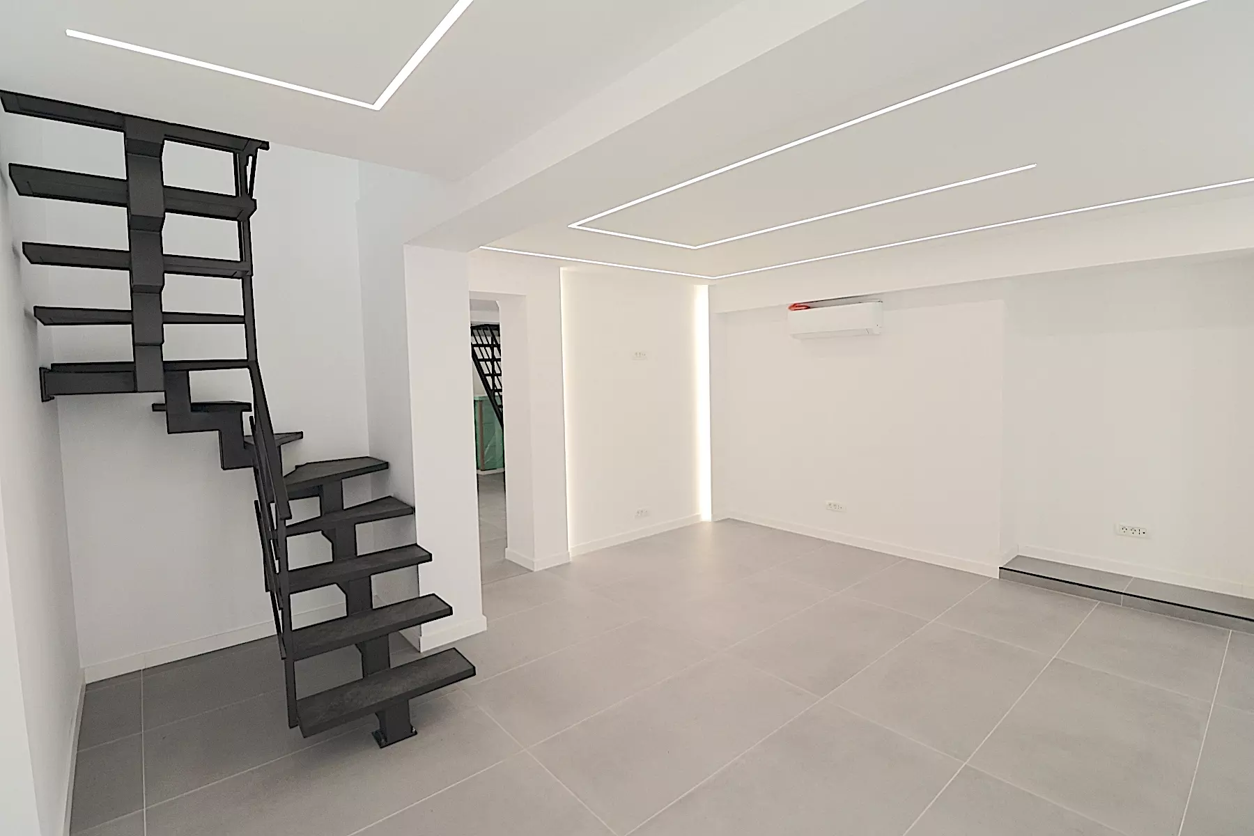 Office Of 110 M² In Decebal Boulevard
