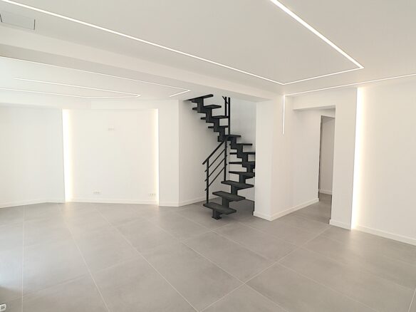 Office Of 110 M² In Decebal Boulevard