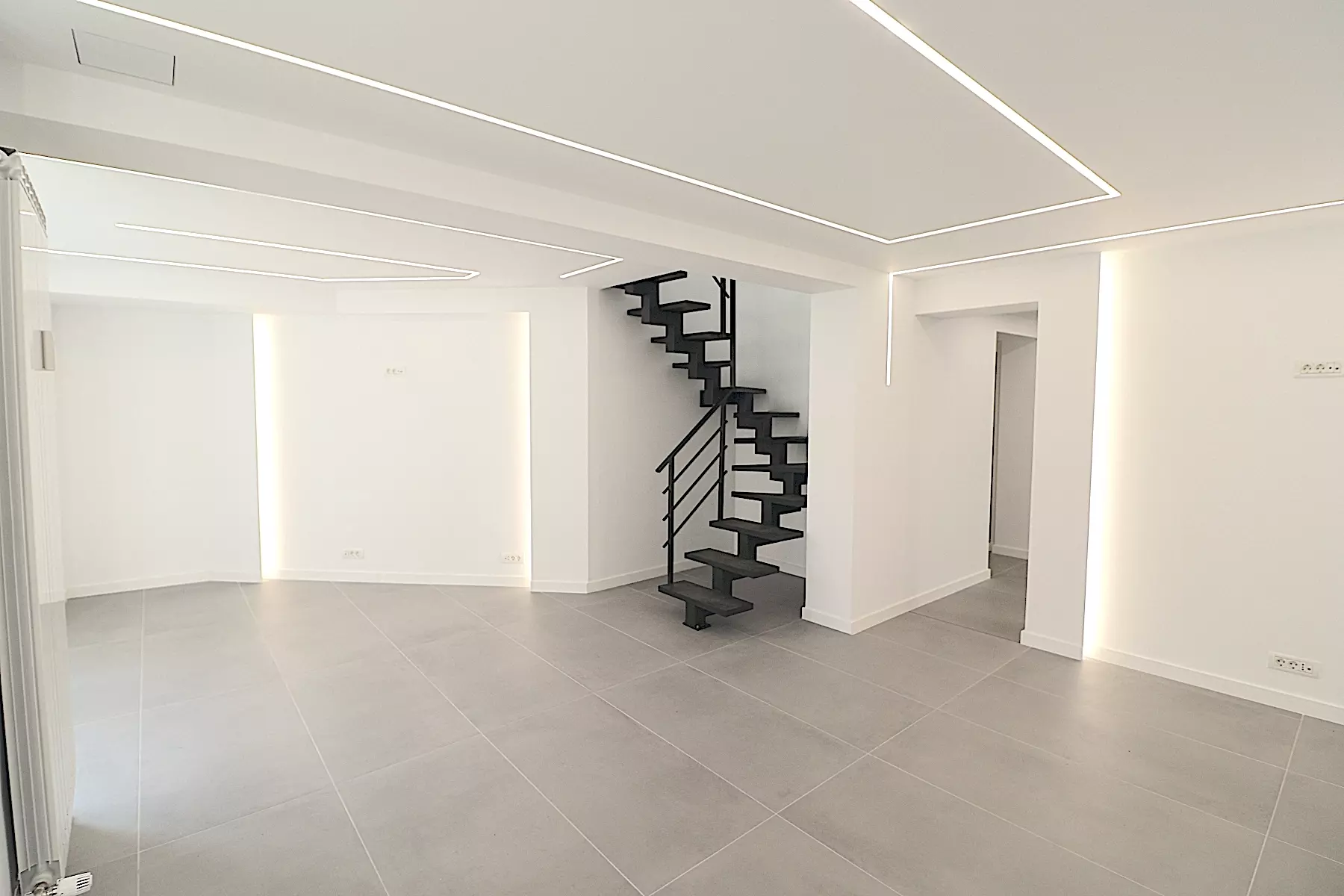 Office Of 110 M² In Decebal Boulevard