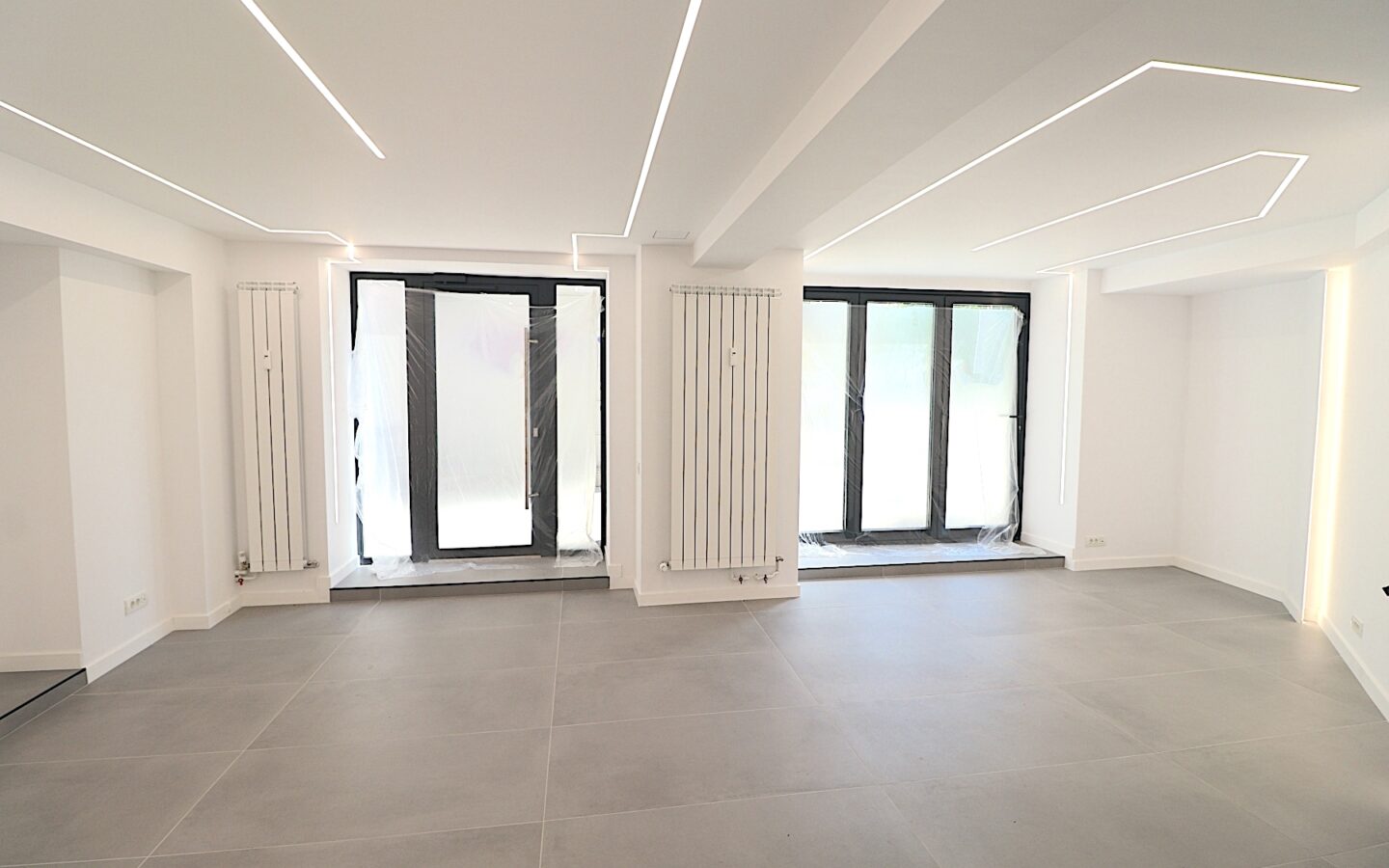 Office Of 110 M² In Decebal Boulevard