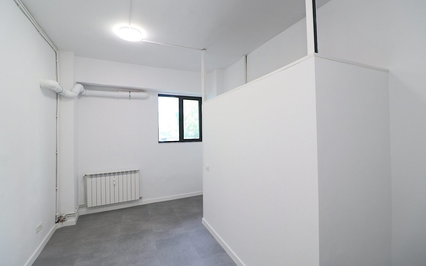 Office Of 110 M² In Decebal Boulevard