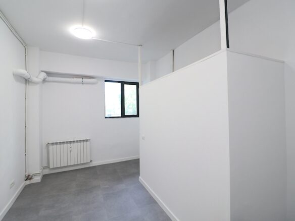 Office Of 110 M² In Decebal Boulevard