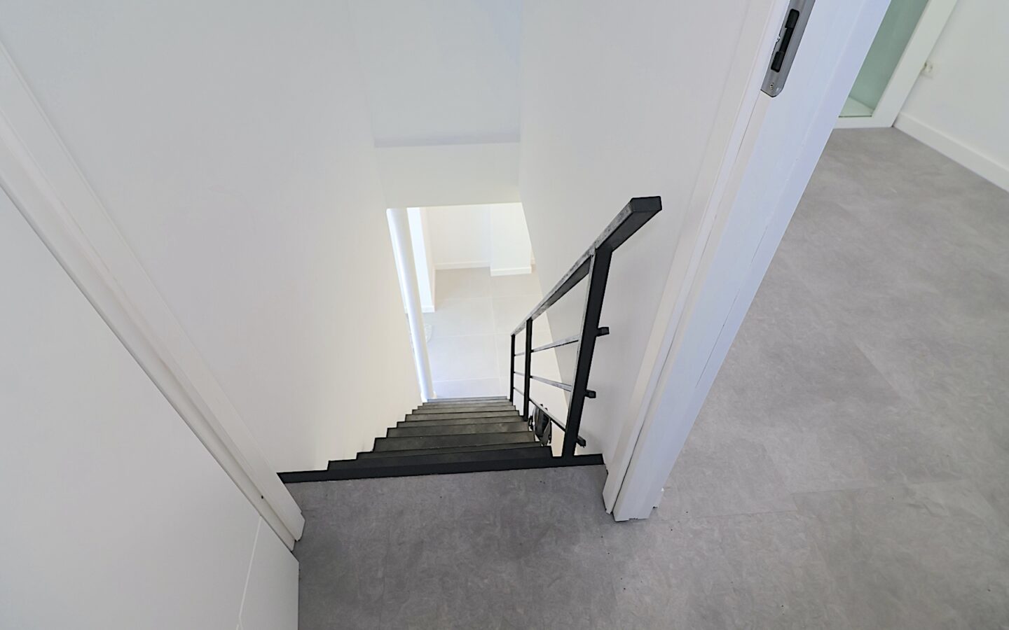 Office Of 110 M² In Decebal Boulevard
