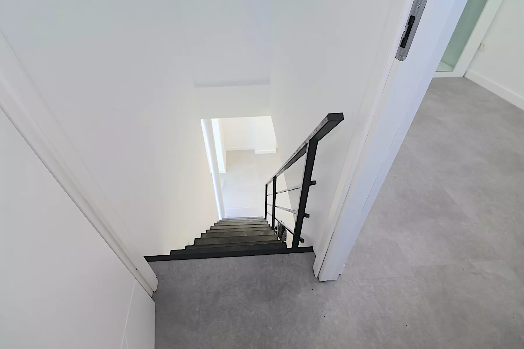 Office Of 110 M² In Decebal Boulevard