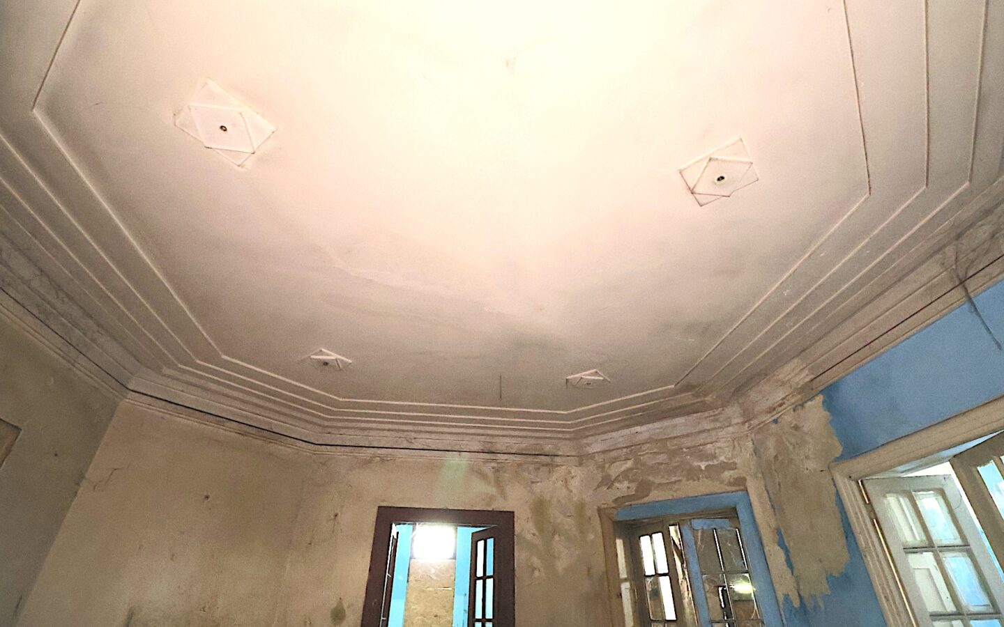 Pompiliu Eliade House – A Rare Art Nouveau Sensibility