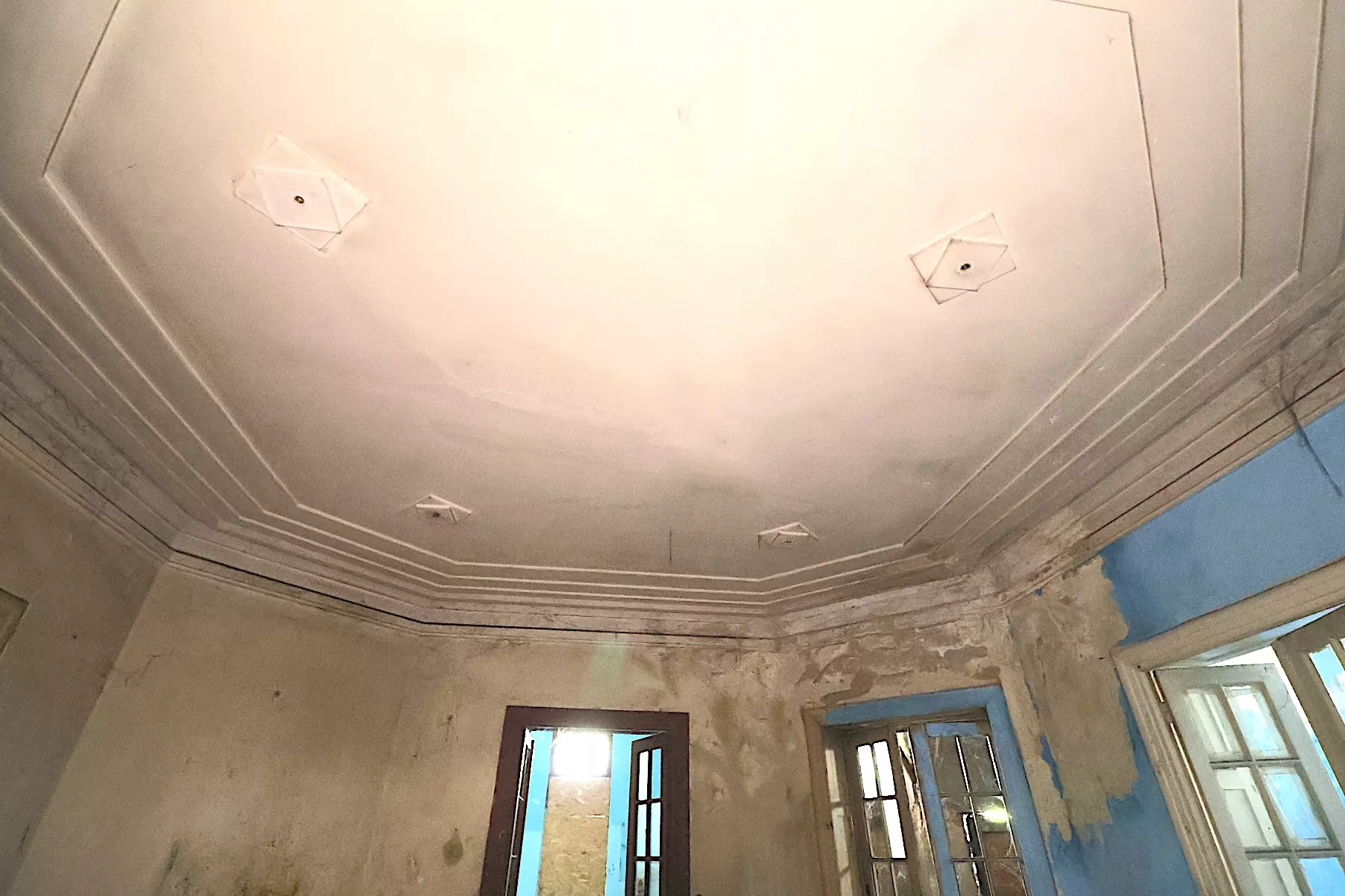 Pompiliu Eliade House – A Rare Art Nouveau Sensibility