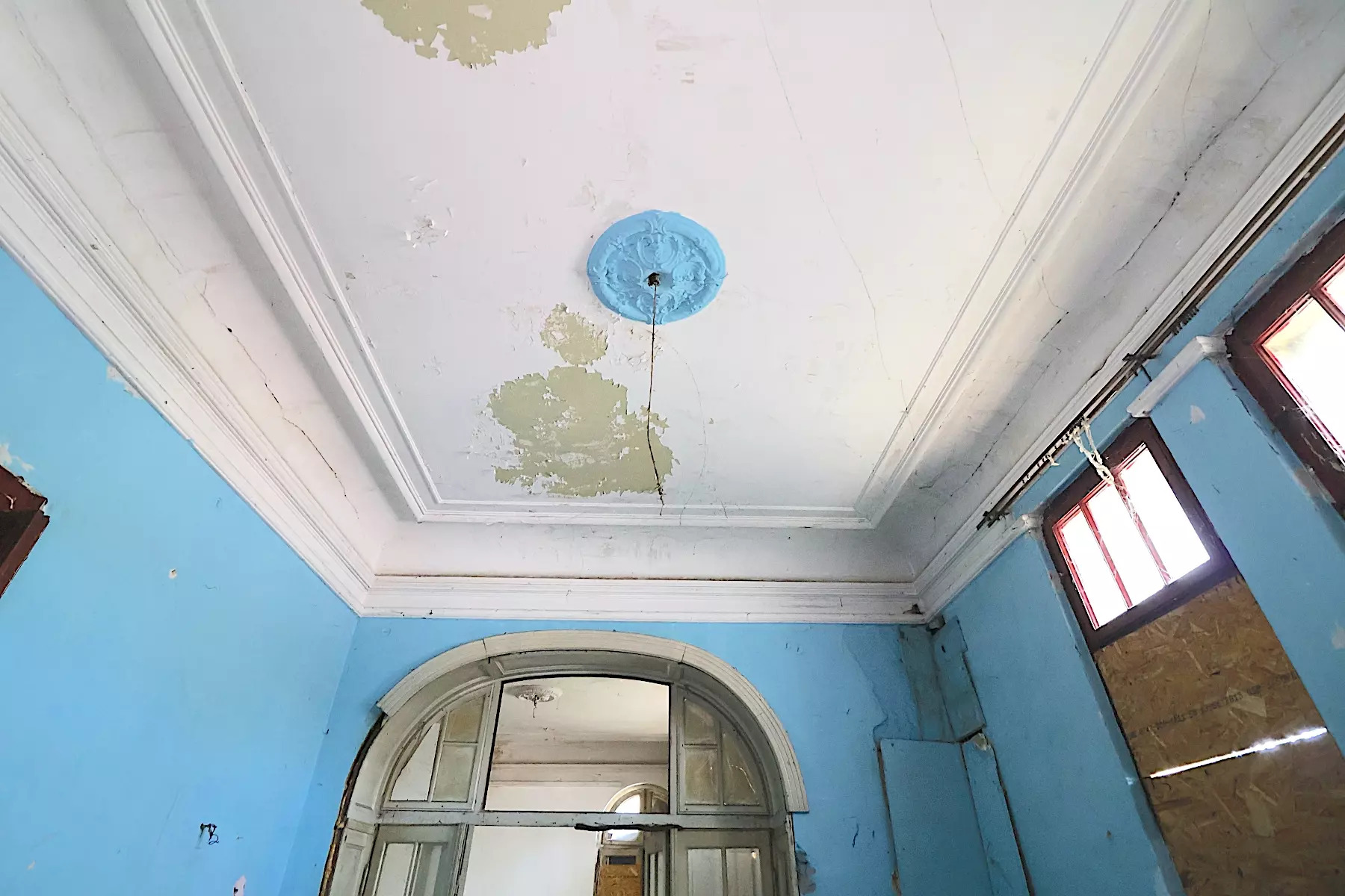Pompiliu Eliade House – A Rare Art Nouveau Sensibility